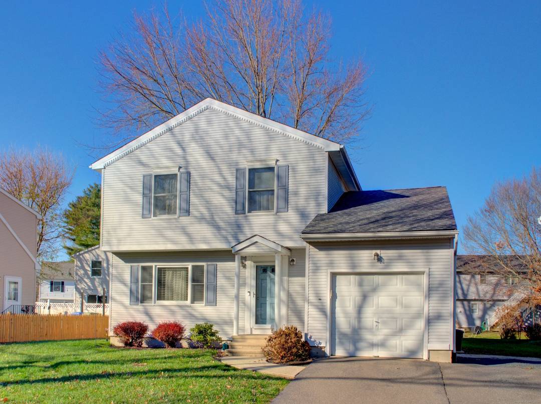 Welcome home ! 43 Kingsbury Lane is ready and waiting for your personal touches !