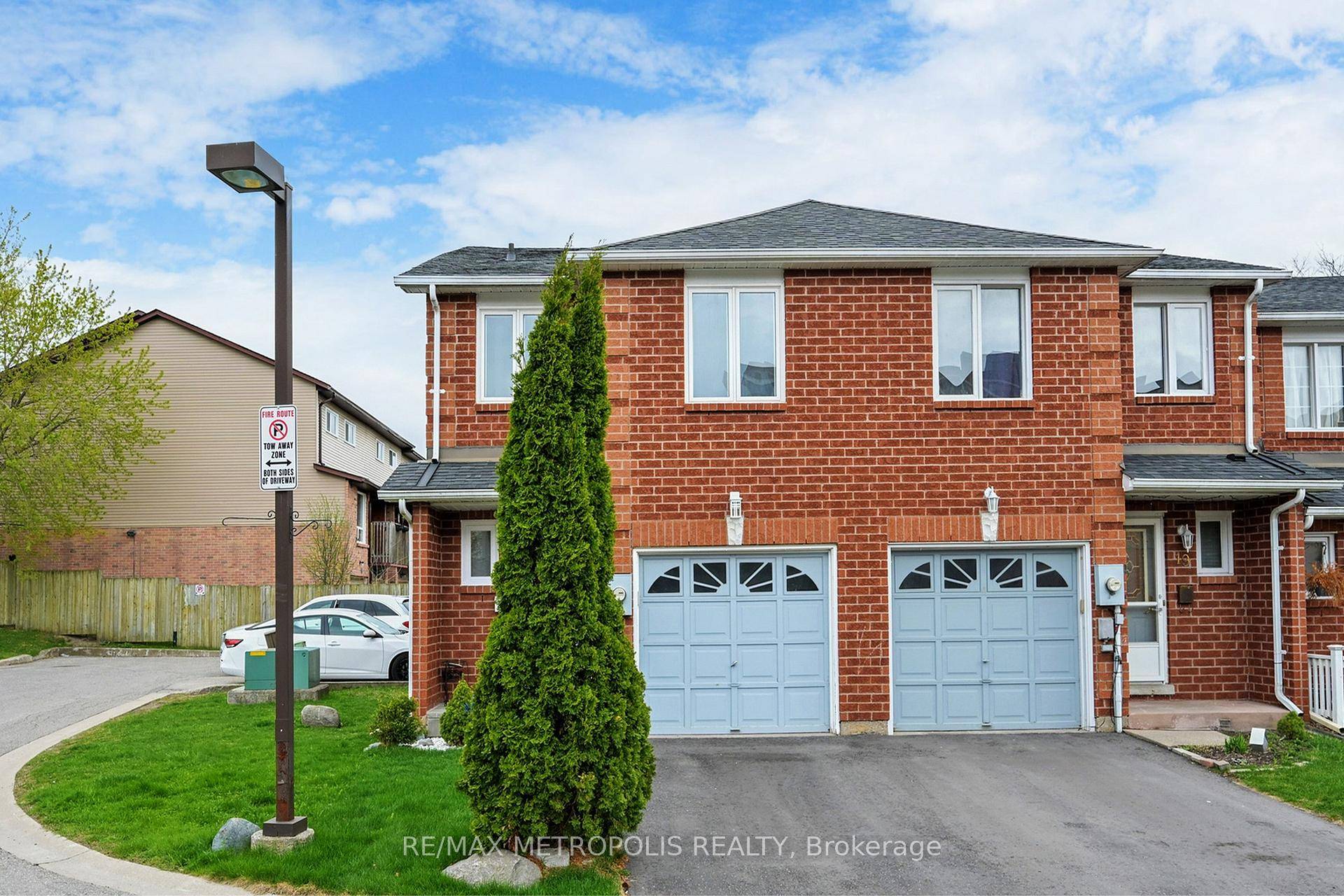 Nestled in the sought after Pinecrest neighborhood of Oshawa, 811 Wilson Road N Unit 20 is a charming corner unit townhouse that offersanabundance of natural light and a cozy atmosphere ...