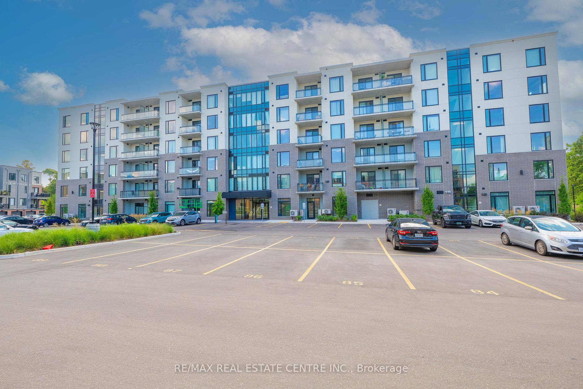 Welcome to 107 Rogers Street a modern and beautifully maintained 1 bedroom condo in one of Waterloos most sought after neighbourhoods !