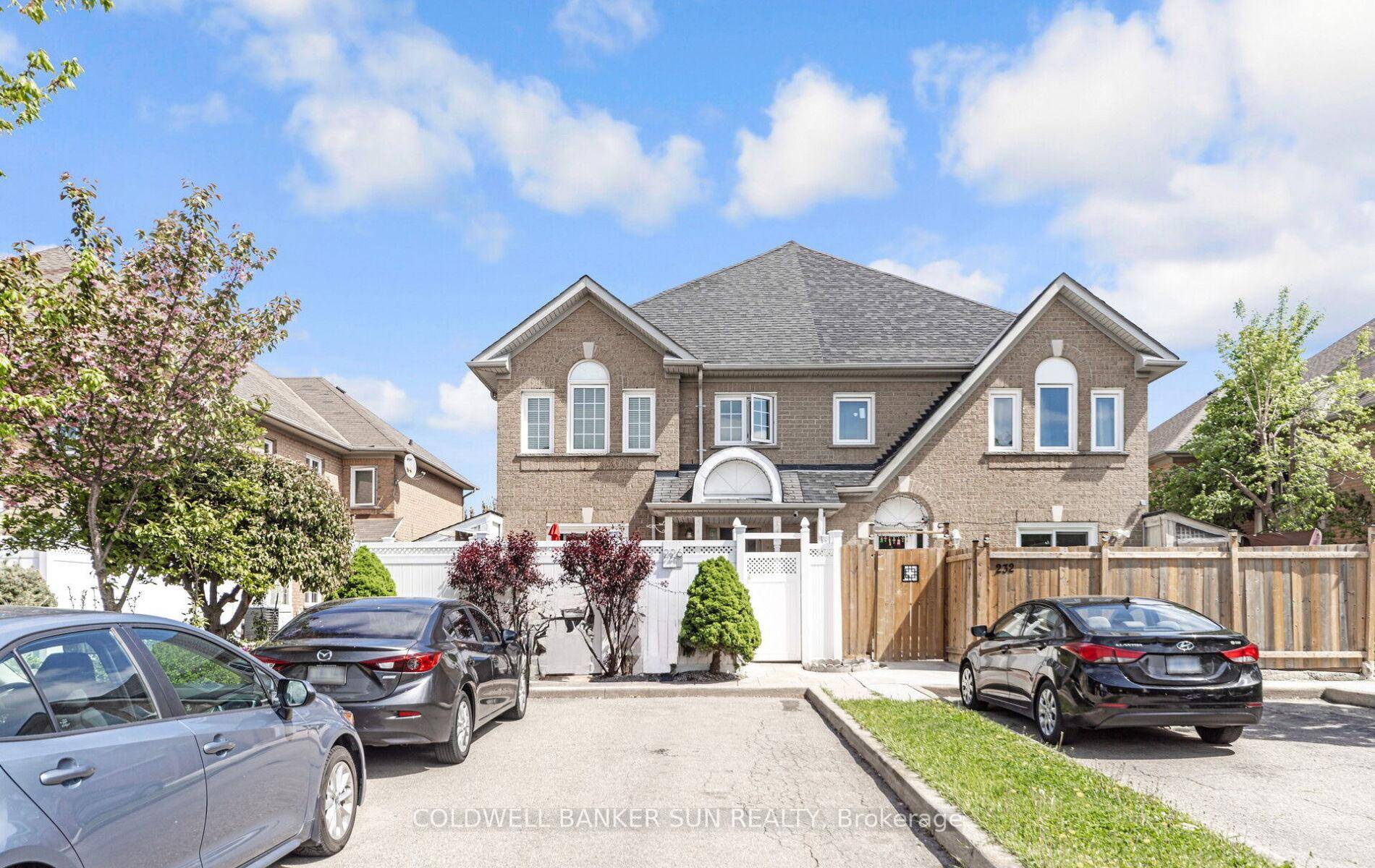 Welcome home to this gorgeous, fully renovated and well maintained, absolutely freehold townhome.