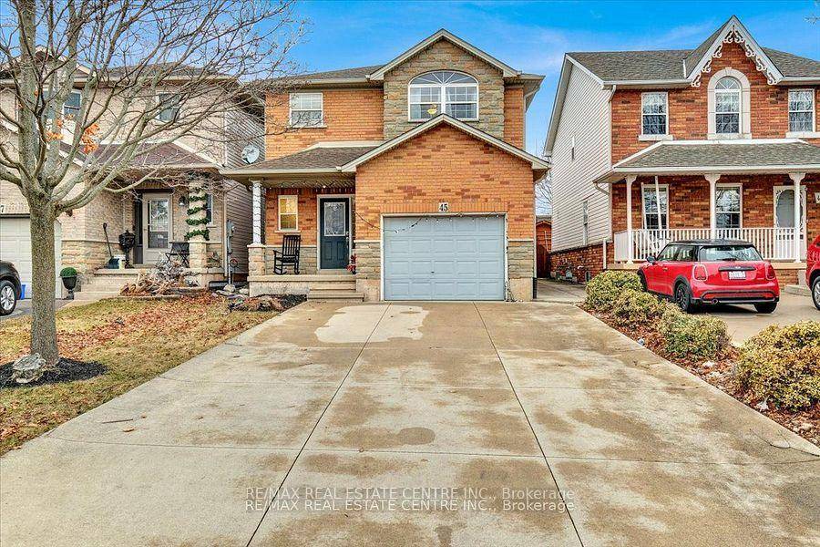 Spectacular home in the highly desirable Maple Lane Annex neighbourhood of Ancaster !