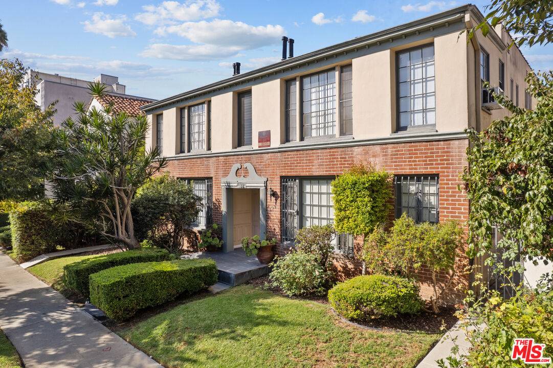 209 S Reeves Dr 5BR Beverly Hills La