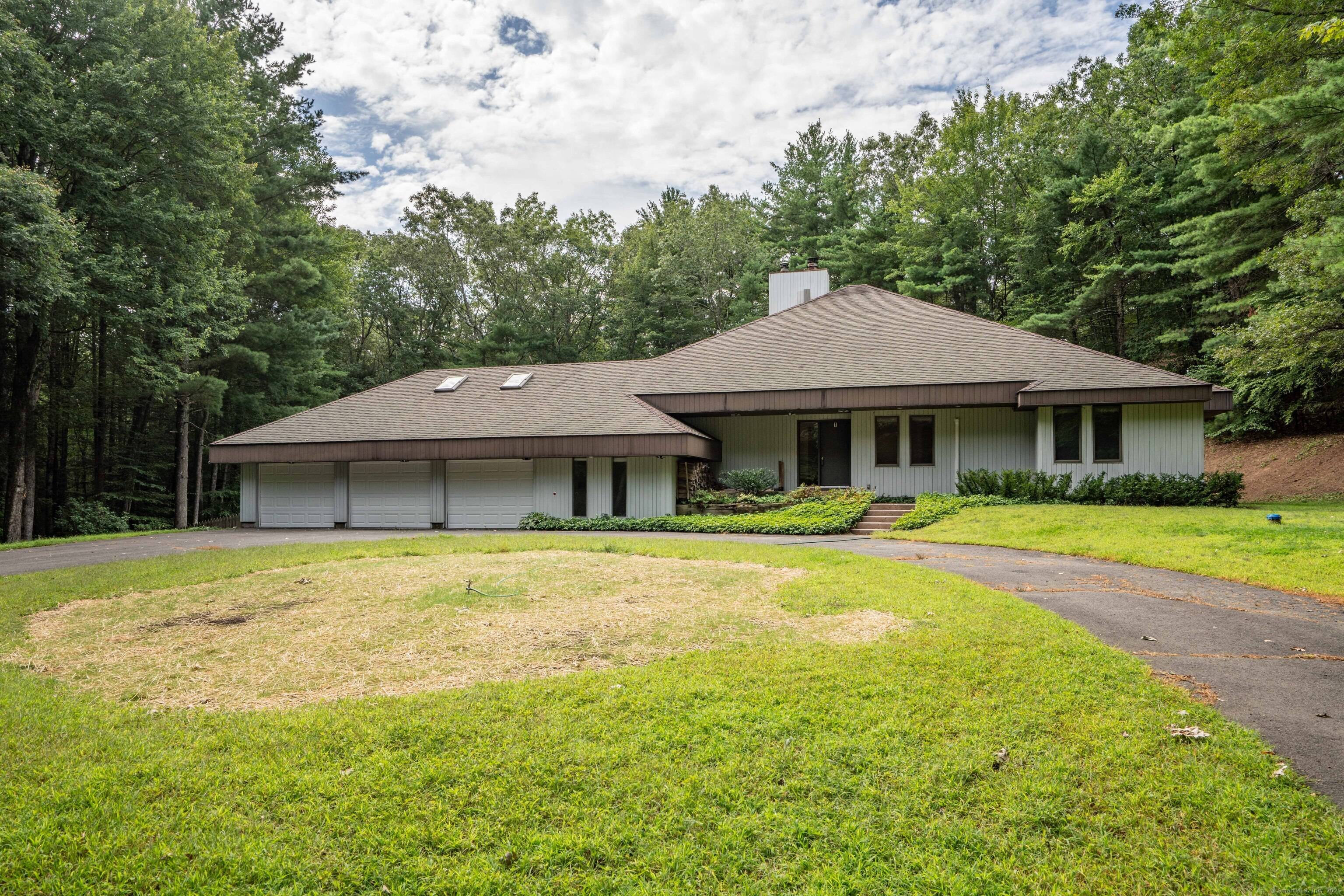 Looking for a home to escape from the world at the end of the work day ?