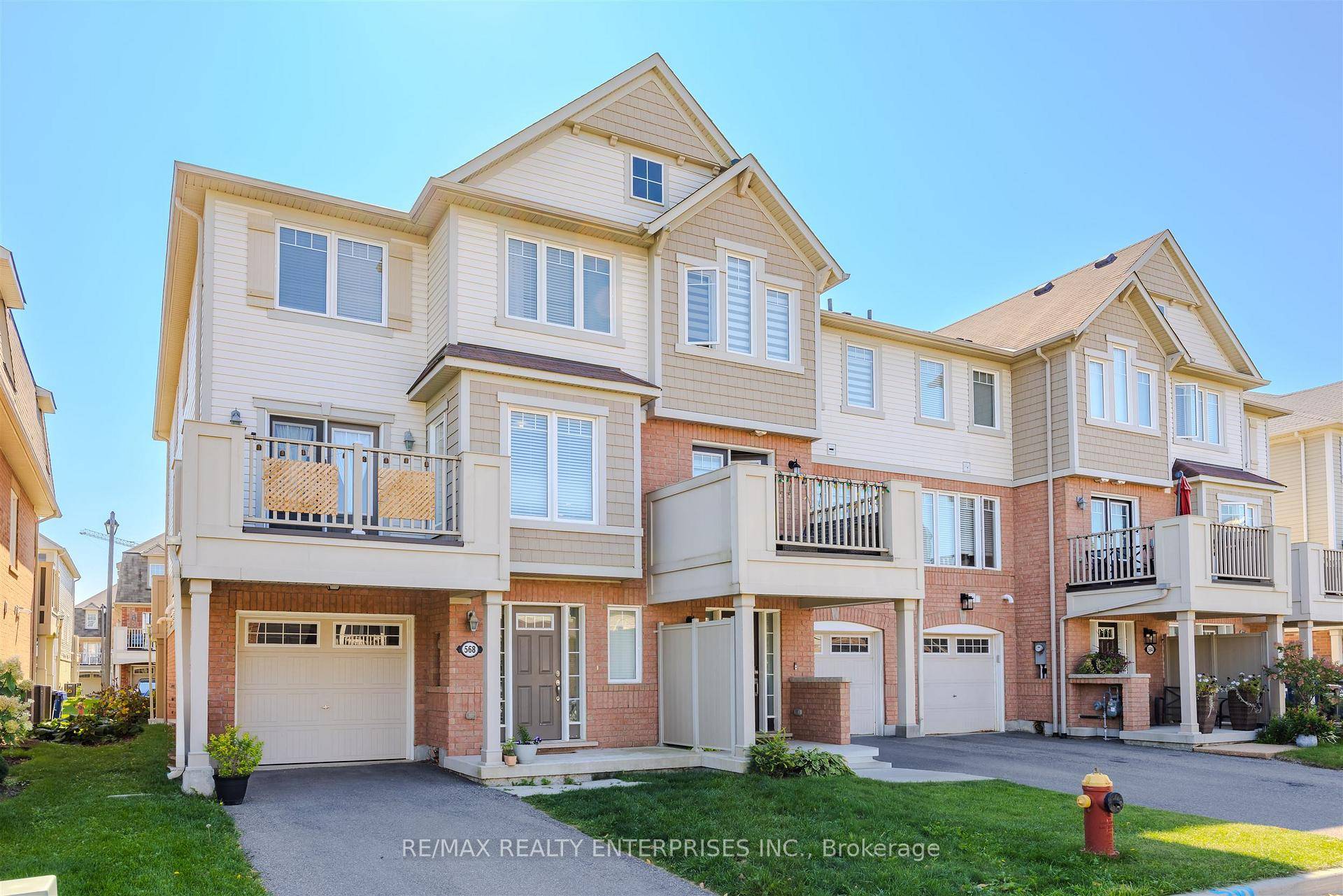 Welcome to this beautiful Mattamy built, Energy Star rated end unit townhouse offering nearly 1, 300 sqft of stylish, low maintenance living.