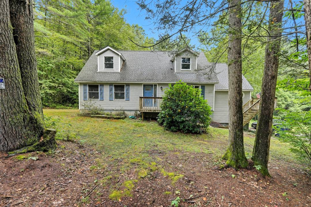 Situated in tranquil Woodstock, this spacious four bedroom Cape is the ultimate hidden treasure.