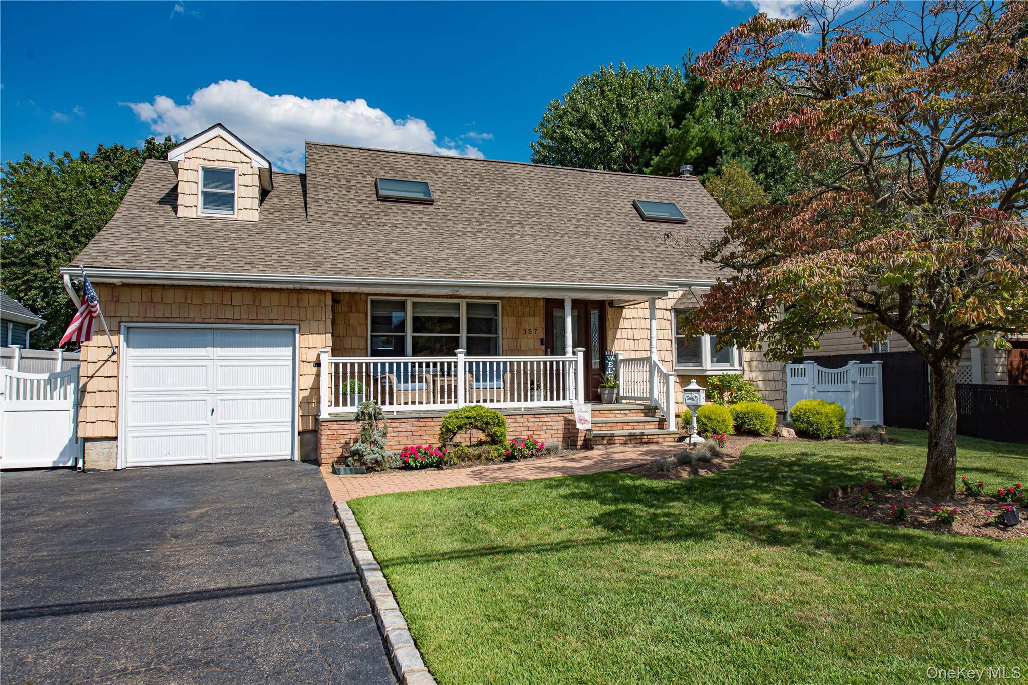 Just listed ! This gorgeous mint condition Cape is truly move in ready and offers everything you ve been dreaming of.