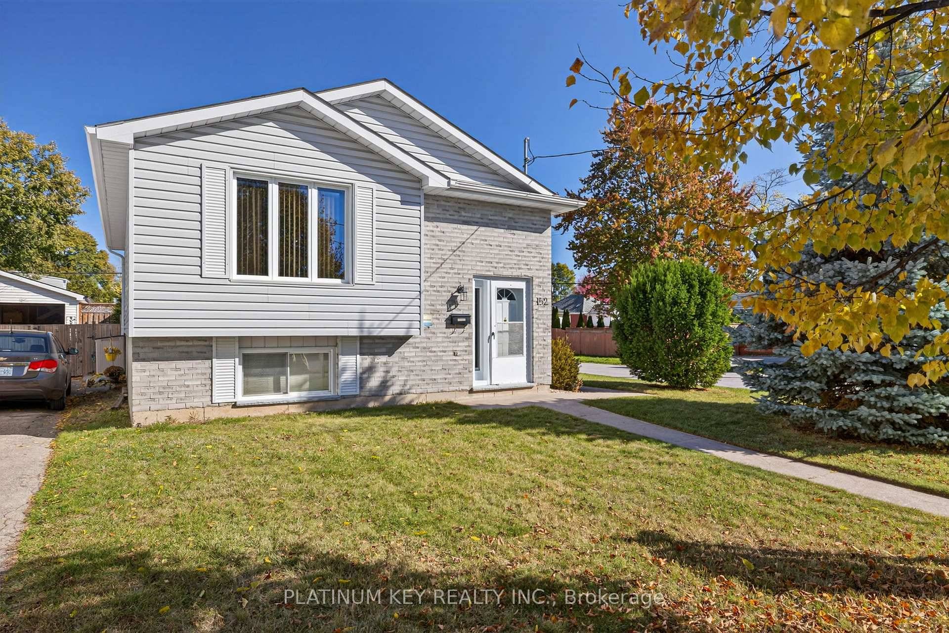 Here's a great little raised bungalow that has so much going for it !