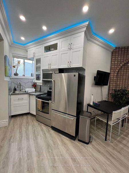 A Gem In Willowdale Area, Modern Cozy 1 Bedroom FULLY FURNISHED Apartment In A Lower Level Of A Luxury House, Newly Renovated, High Ceiling, Elegantly Designed, Very Bright, Big Window, ...