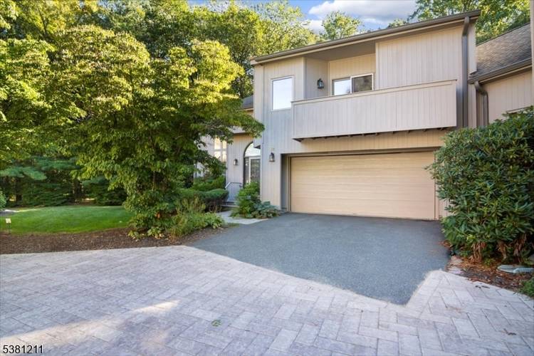 Welcome to this wonderful end unit townhouse tucked on a quiet cul de sac in the sought after Spruce Edge community !