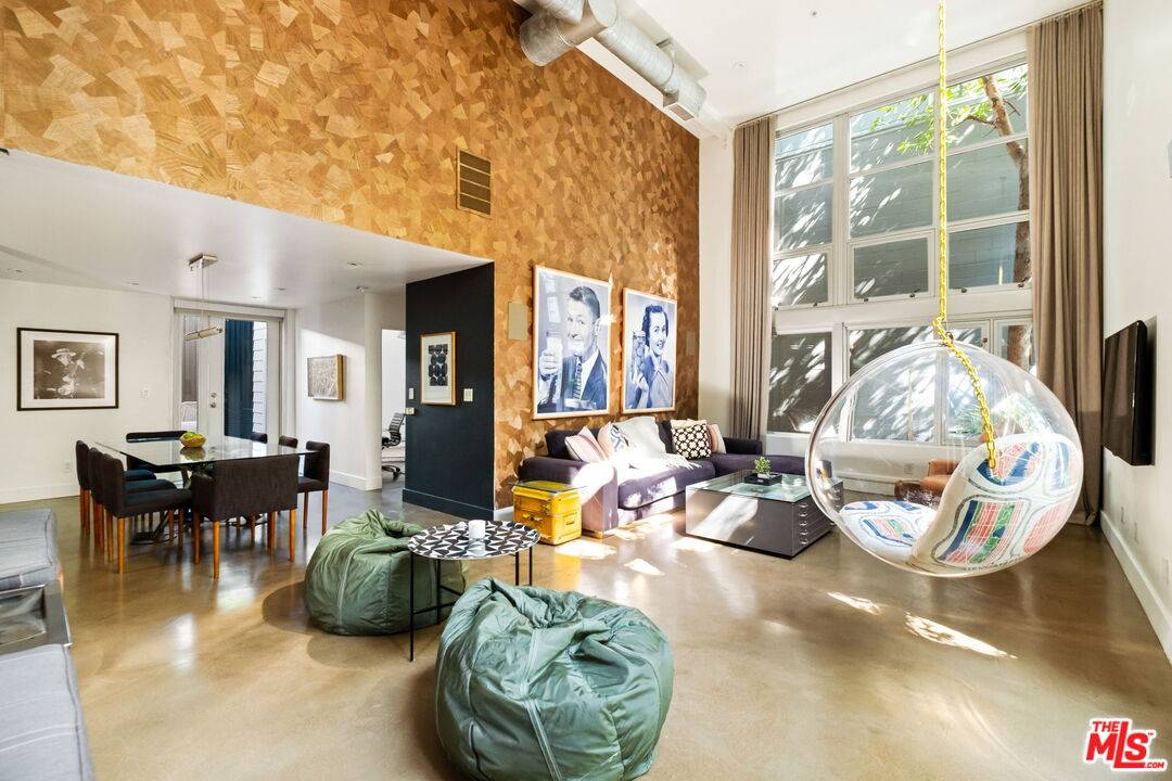 1037 N Laurel Ave 2.0 Hollywood Hills East LA