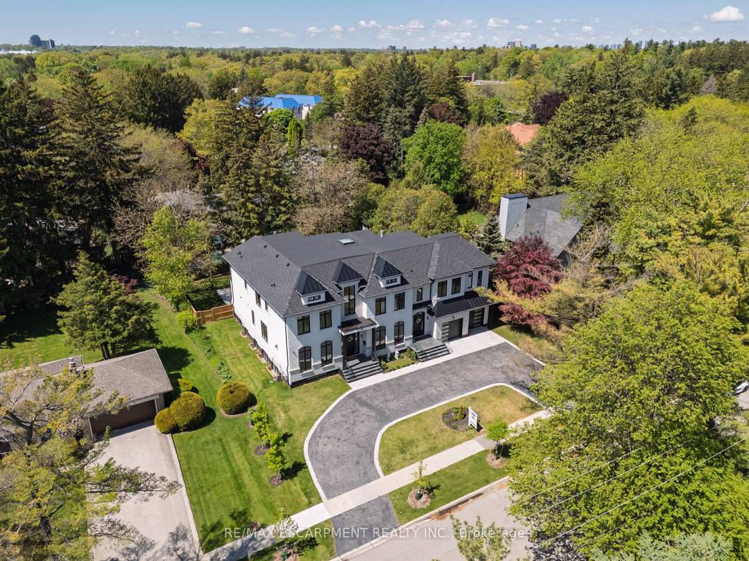 This exquisite custom built estate in Mississauga's Sheridan neighbourhood offers over 8, 000 sq.