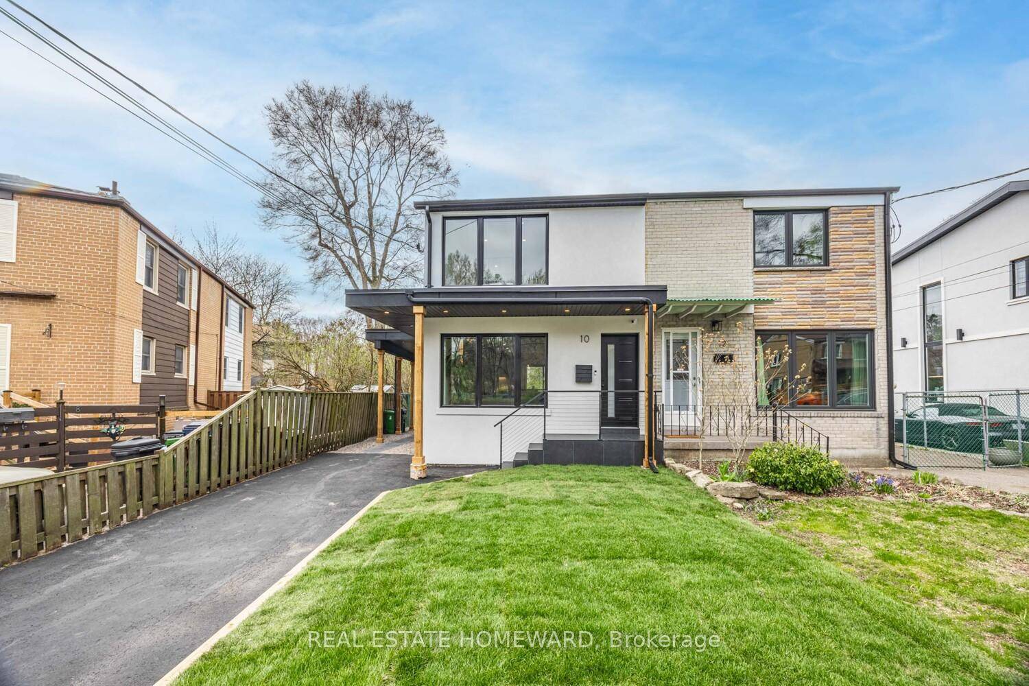Sensational, Stunning amp ; Spacious Open Concept Home On A Wide Lot !