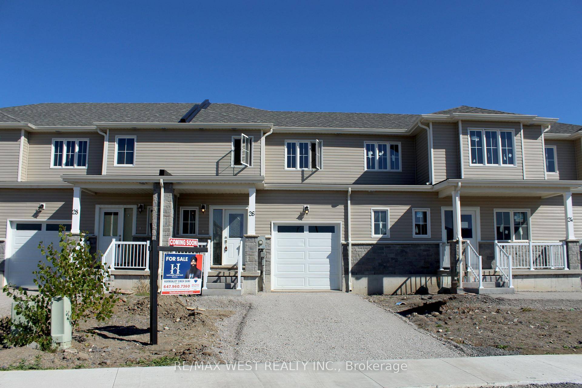 Welcome to this stunning interior unit townhome situated on a deep lot with a walkout basement and a separate entrance to the basement through the garage.