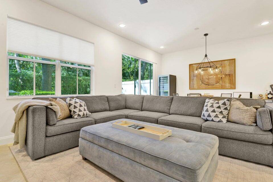 If you're looking for a boutique gated community on Atlantic Ave minutes from El Camino, ThrowSocial and other hot spots in Delray that also comes with great walkability to shopping ...