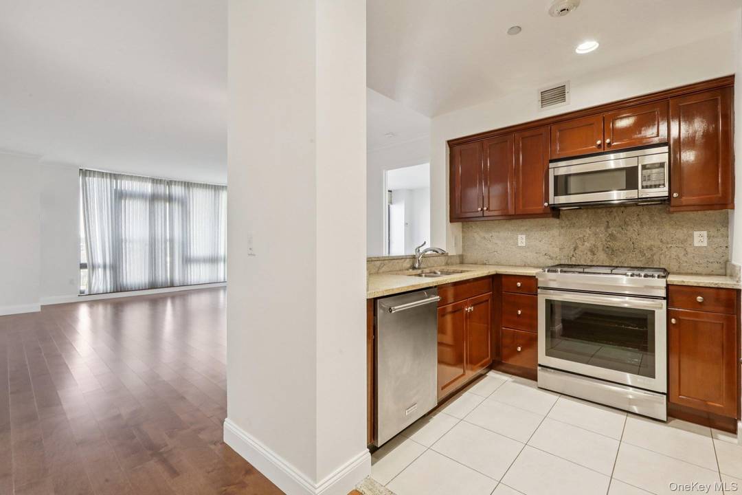 Discover this beautifully updated G Line apartment available for rent at The Tower at City Place, located at 10 City Place in White Plains, NY.