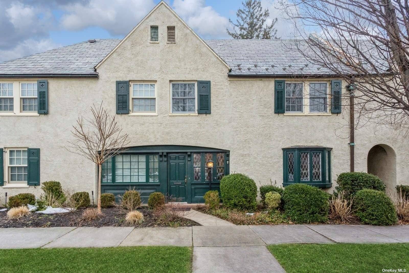 Welcome to The Mews, considered one of Garden City's architectural gems, these townhomes were built to evoke picturesque English Cotswold cottages.
