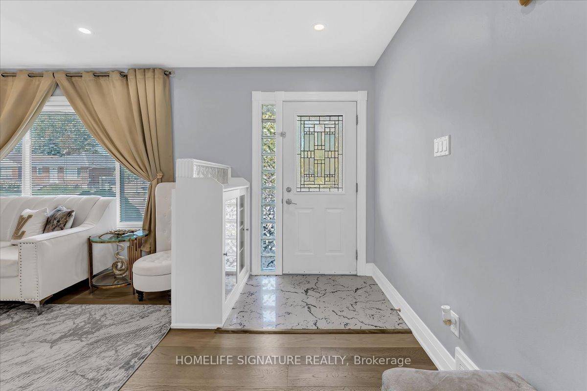 LOCATION ! LOCATION ! LOCATION !