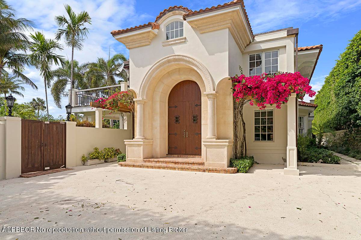 Elegant in town ocean block home.