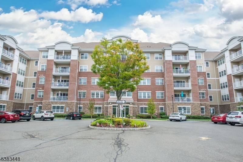 MOTIVATED SELLER ! Welcome to the newest building in Wanaque Reserve, built in 2012 !