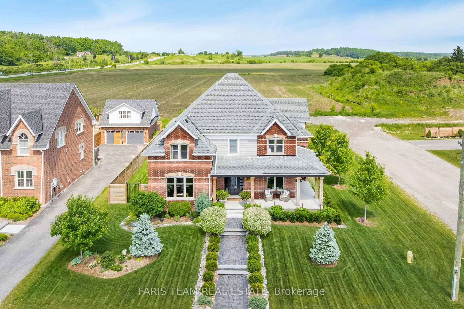 Top 5 Reasons You Will Love This Home 1 Set on the largest corner lot in an exclusive 15 home enclave, this 5 year old custom built 'William Model' by ...