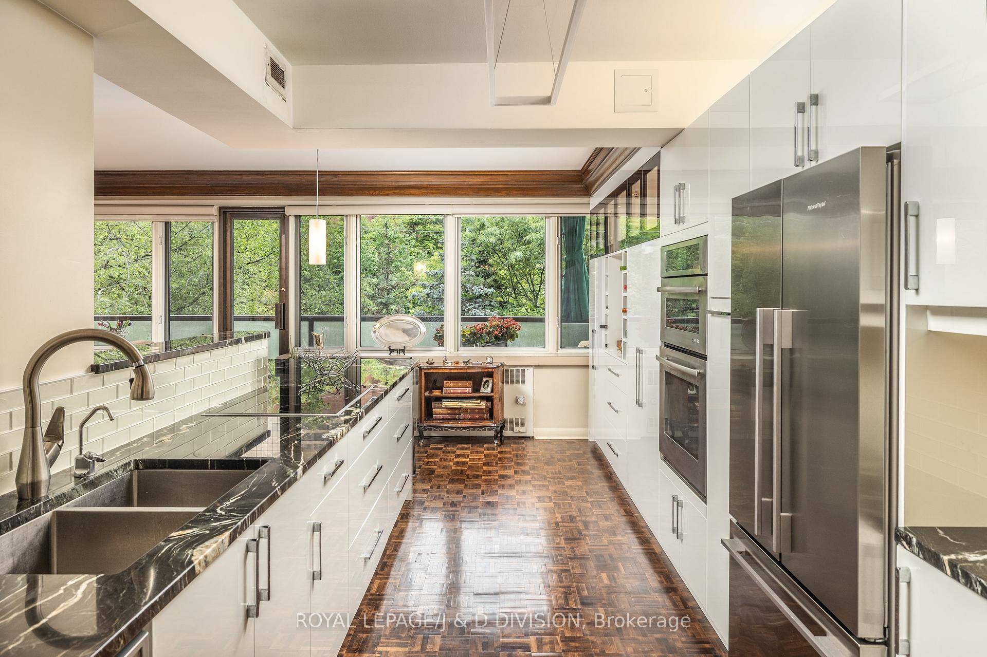 Welcome to Arbour Glen in the heart of South Rosedale !