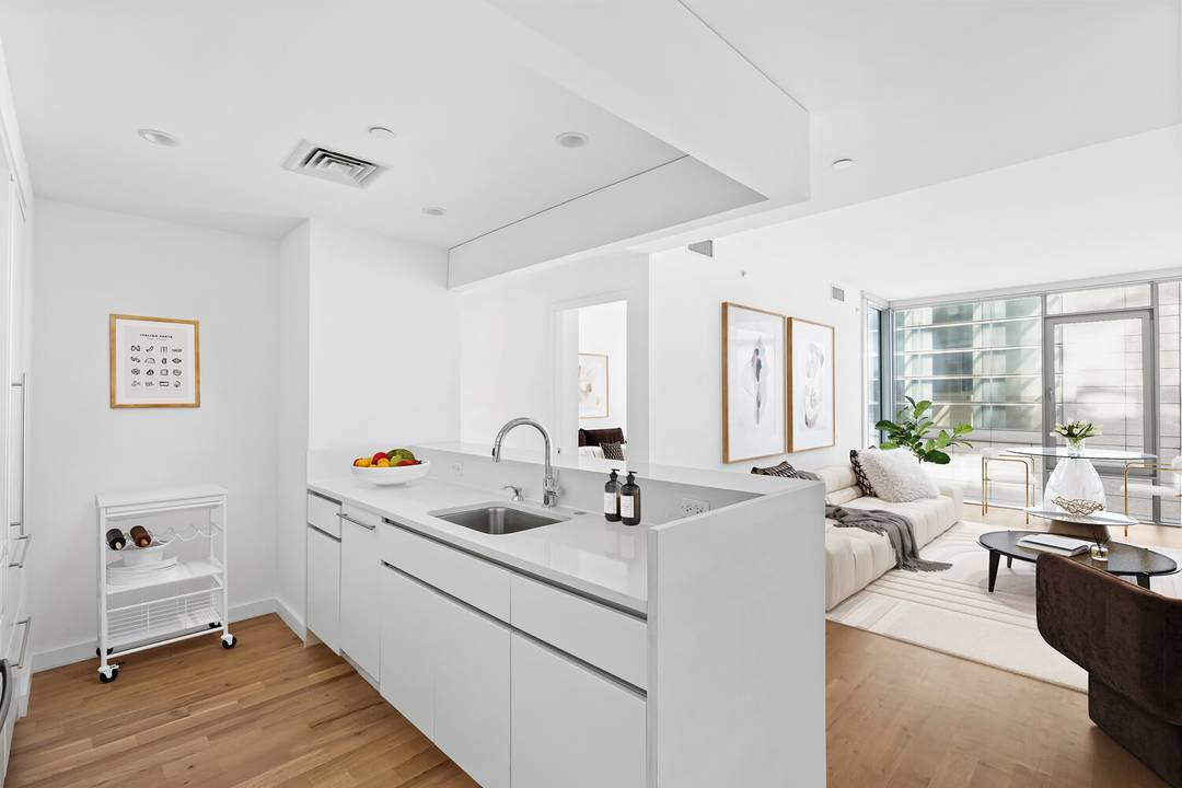 Welcome to 50 Franklin Street, Apt 7A A sleek, sun filled 1 bedroom, 1 bath condo in the heart of Tribeca Manhattan's hottest neighborhood.