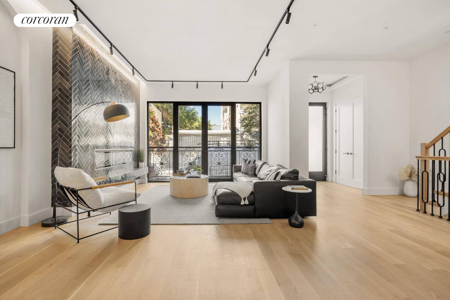 24 Belvedere Street is built 25 feet wide by 50 feet deep that's right, 25 feet wide !