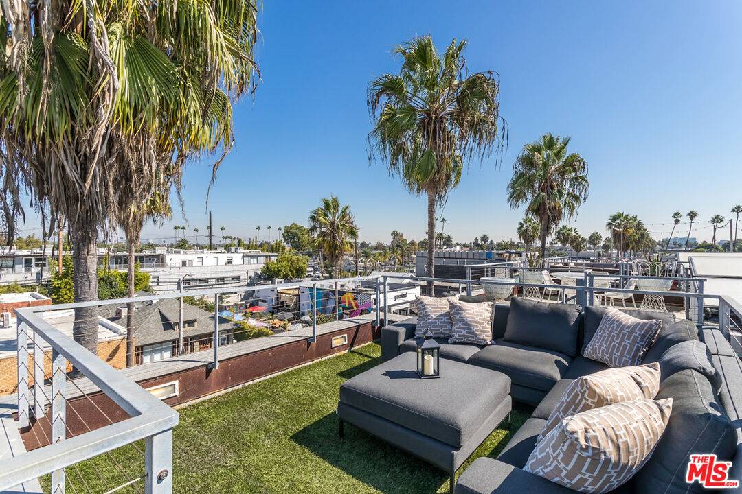1212   Abbot Kinney Blvd 3BR Marina Del Rey La