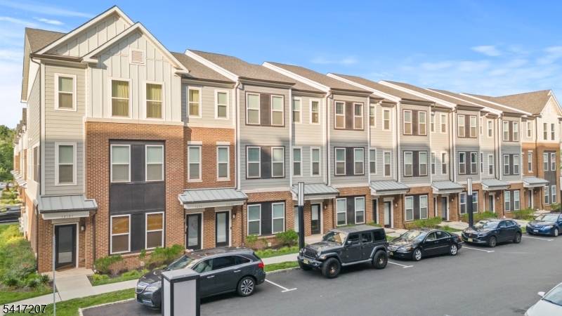 Newer Large 3 Bedroom, 2.