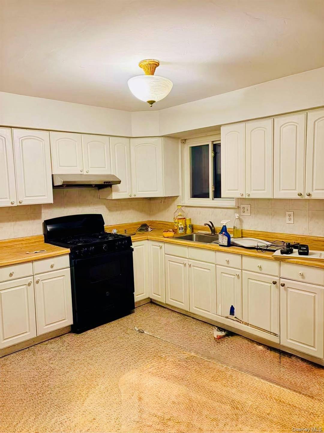 large 4 bedroom with Excellent condition and location.