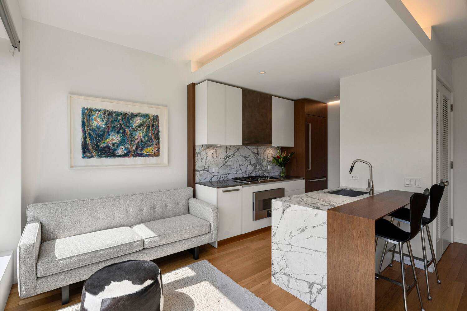 This east facing, fully furnished 1 bedroom, 1 bath residence at 75 Kenmare offers refined finishes and quiet elegance in the heart of Nolita.