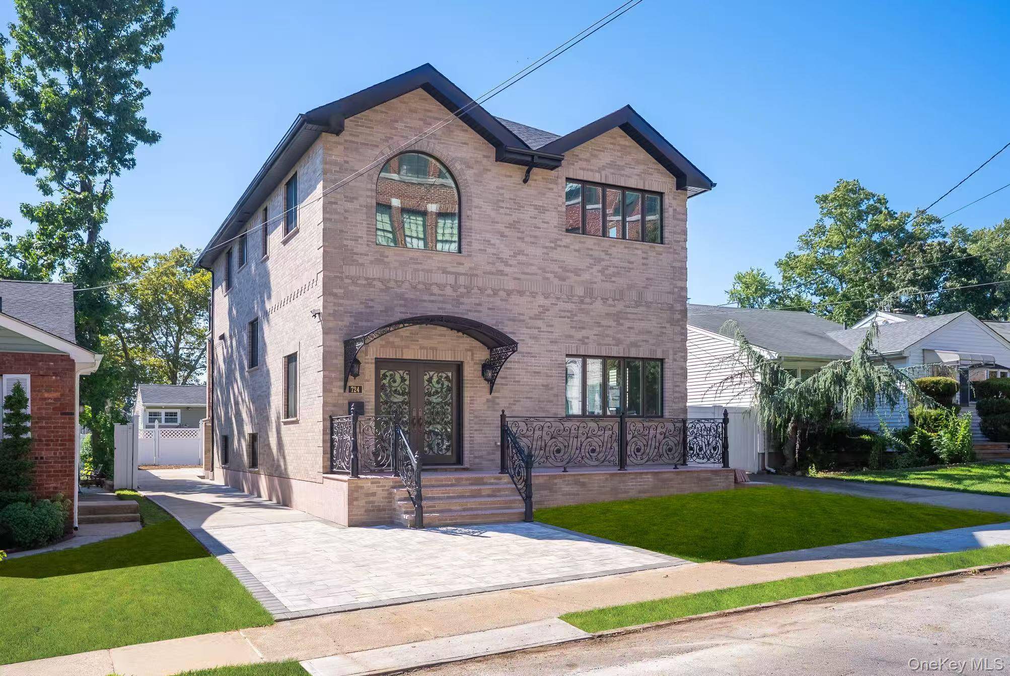 This property is a stunning 2025 new build !