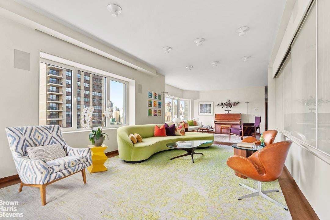 Sophisticated yet welcoming, Residence 20BCH at 201 East 79th Street is a meticulously renovated five bedroom, three and a half bathroom home in the heart of the Upper East Side.