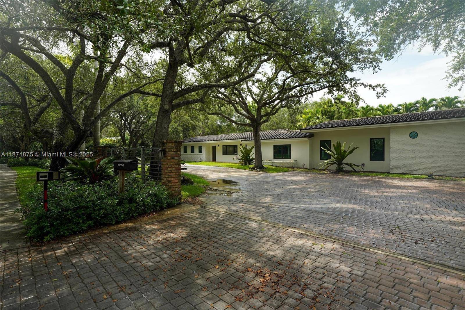 Move in ready, this gated 6 bedroom 4 bath 2 en suite ranch style home 3, 876 sq ft sits on a.