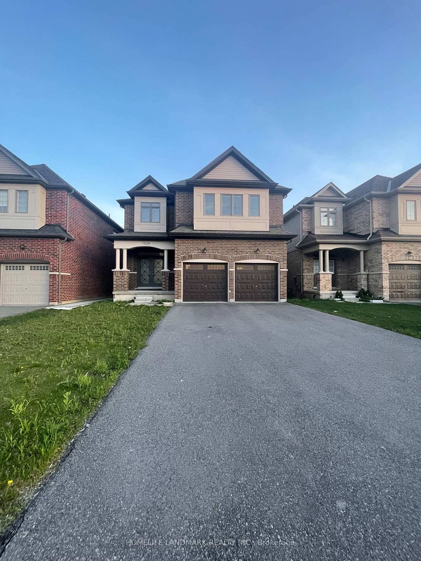 Upgraded 4 Bedrooms 4 Washrooms.