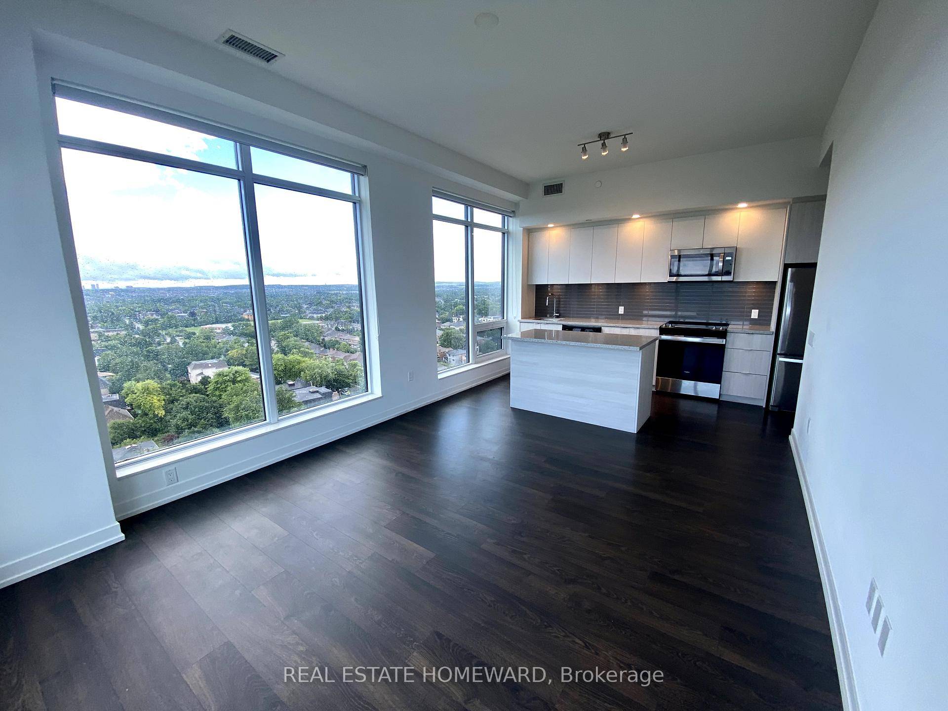 Don't pass up this rare opportunity to lease the top floor corner unit at the prestigious Westwood Gardens.