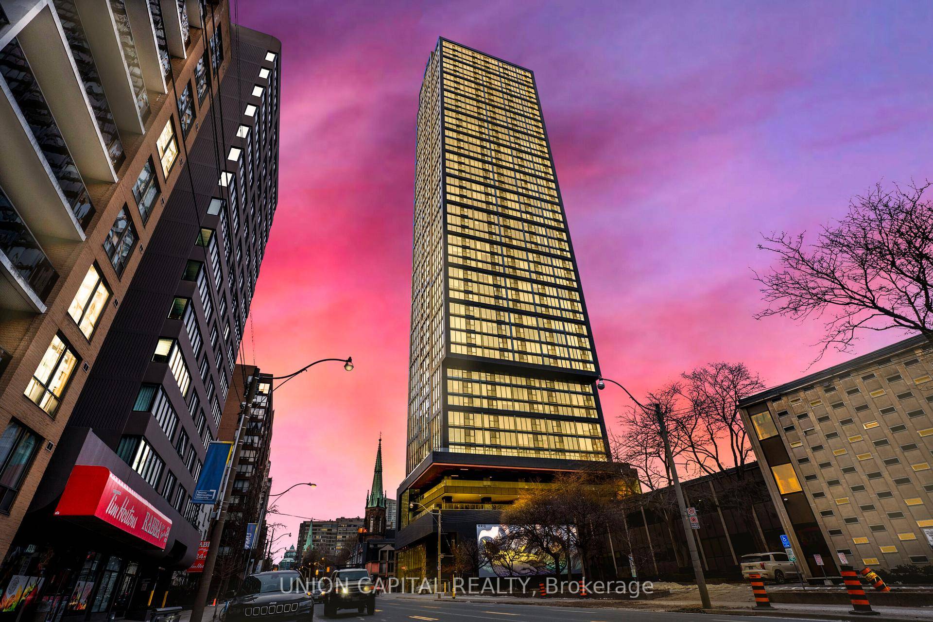 Welcome to this charming Studio Apartment, ideally located in the heart of Downtown Toronto.