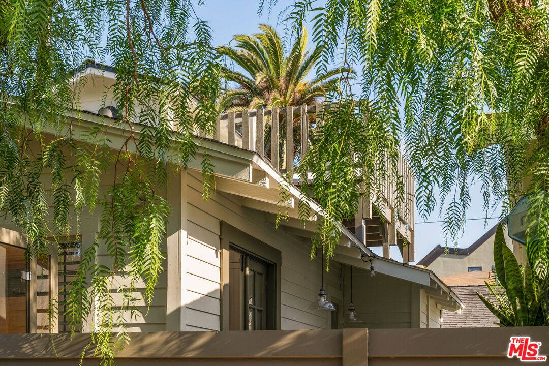 2329   Ocean Ave 2BR Marina Del Rey La