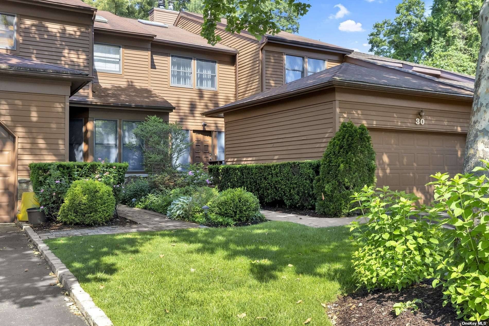 Welcome to The Hunt Club a prestigious gated community in the highly sought after Jericho School District !