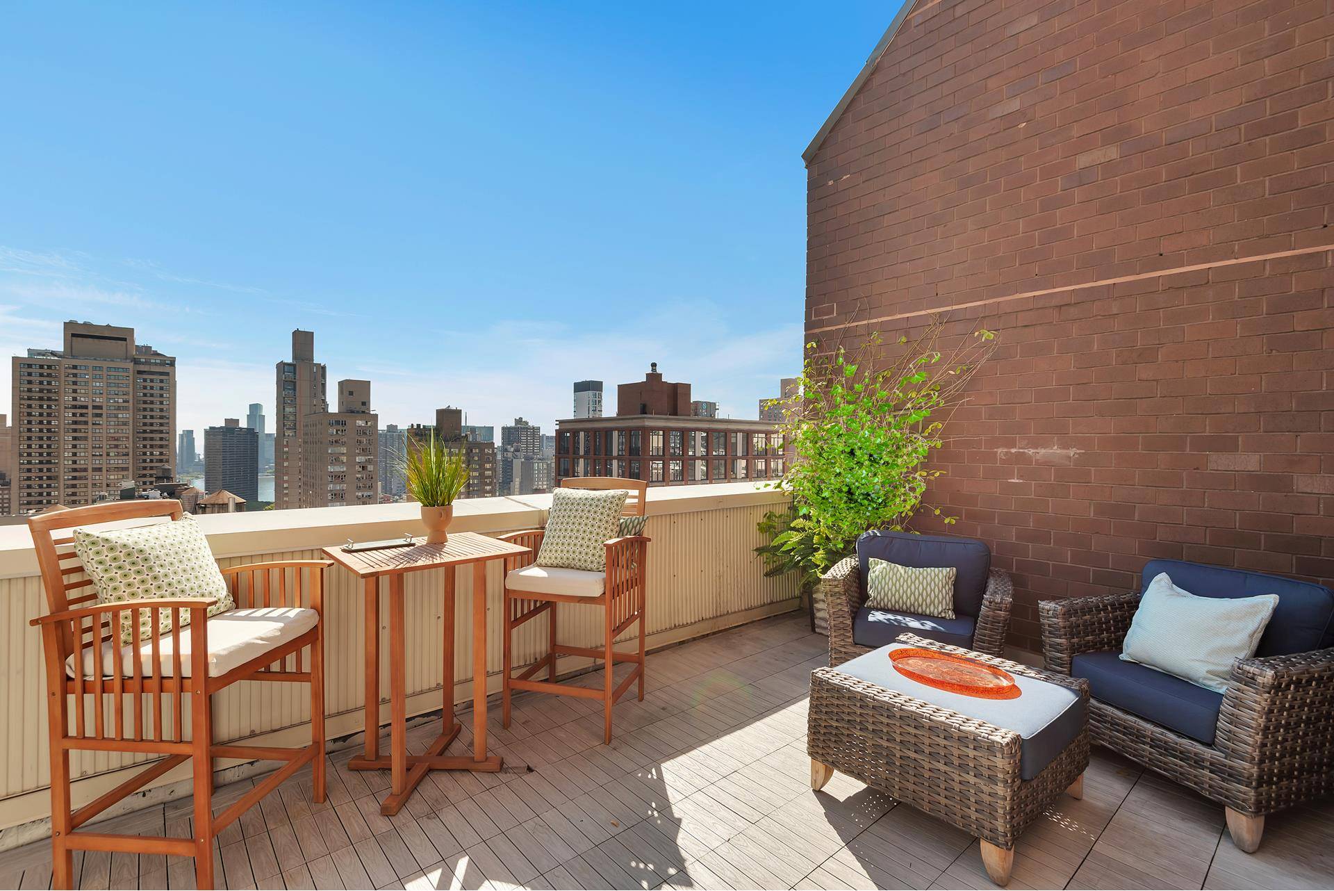 THE CROWN JEWEL OF PARK AVENUE Prepare to be WOWED !