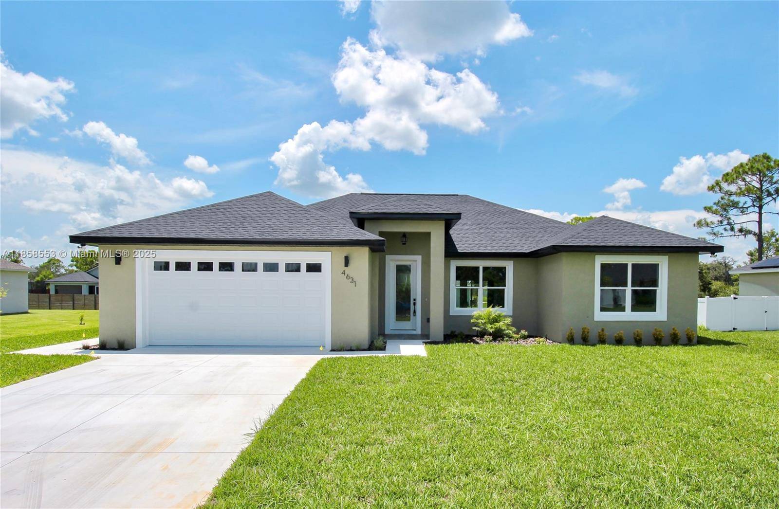 Beautiful 3BR 3BA home in Sebring s desirable Sun N Lake.