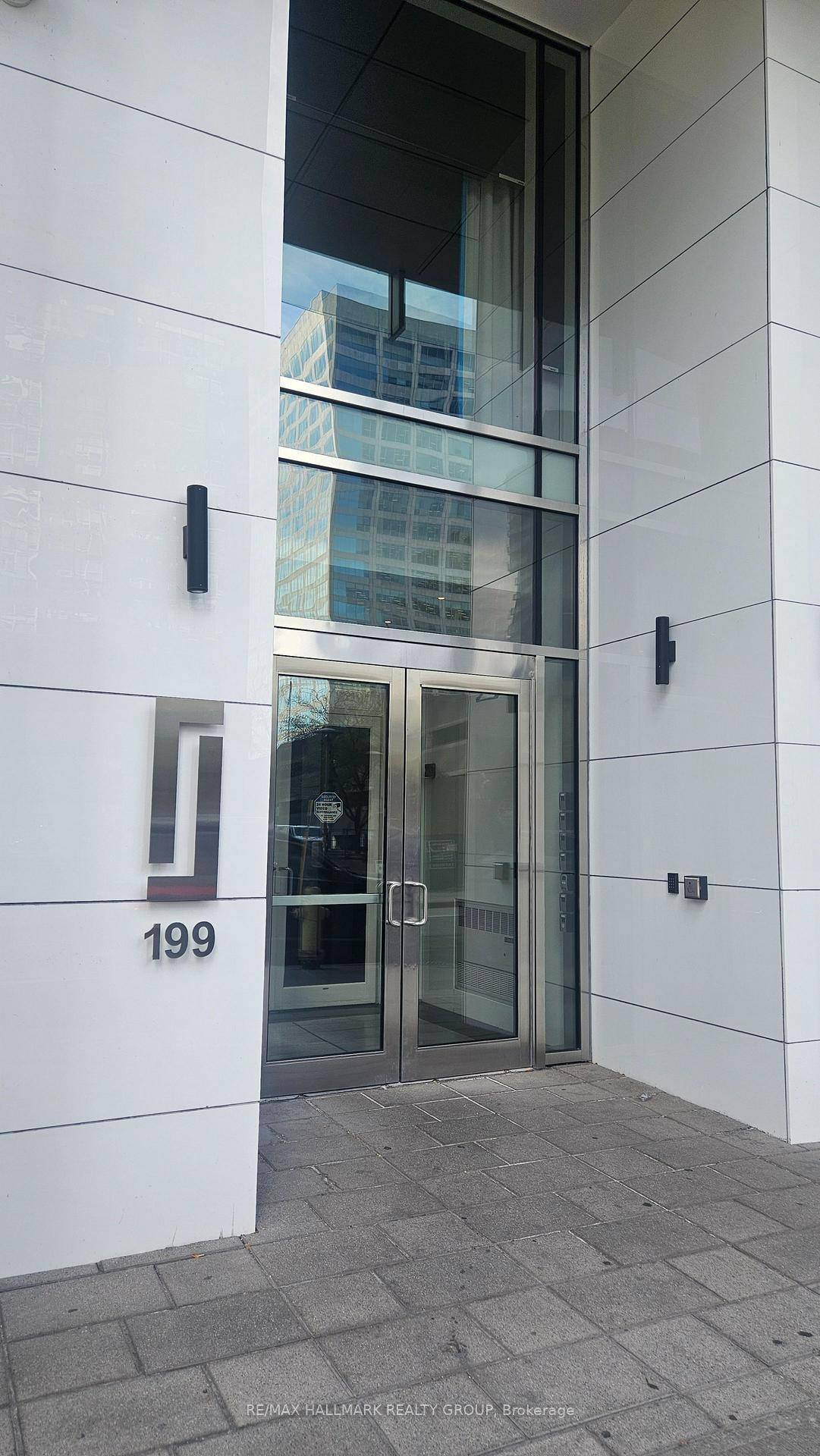 Flooring Hardwood, Deposit 3600, One of the most desirable condo buildings in Ottawa.