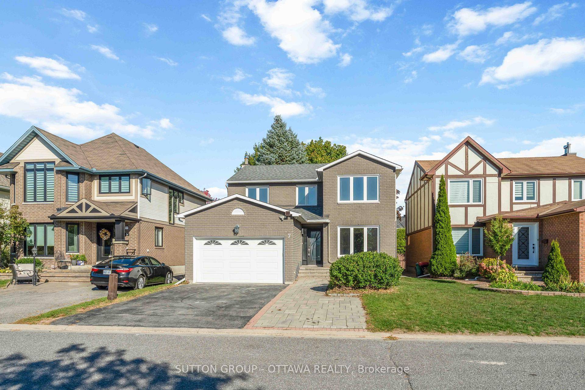Welcome to 7 Castlethrope Crescent !
