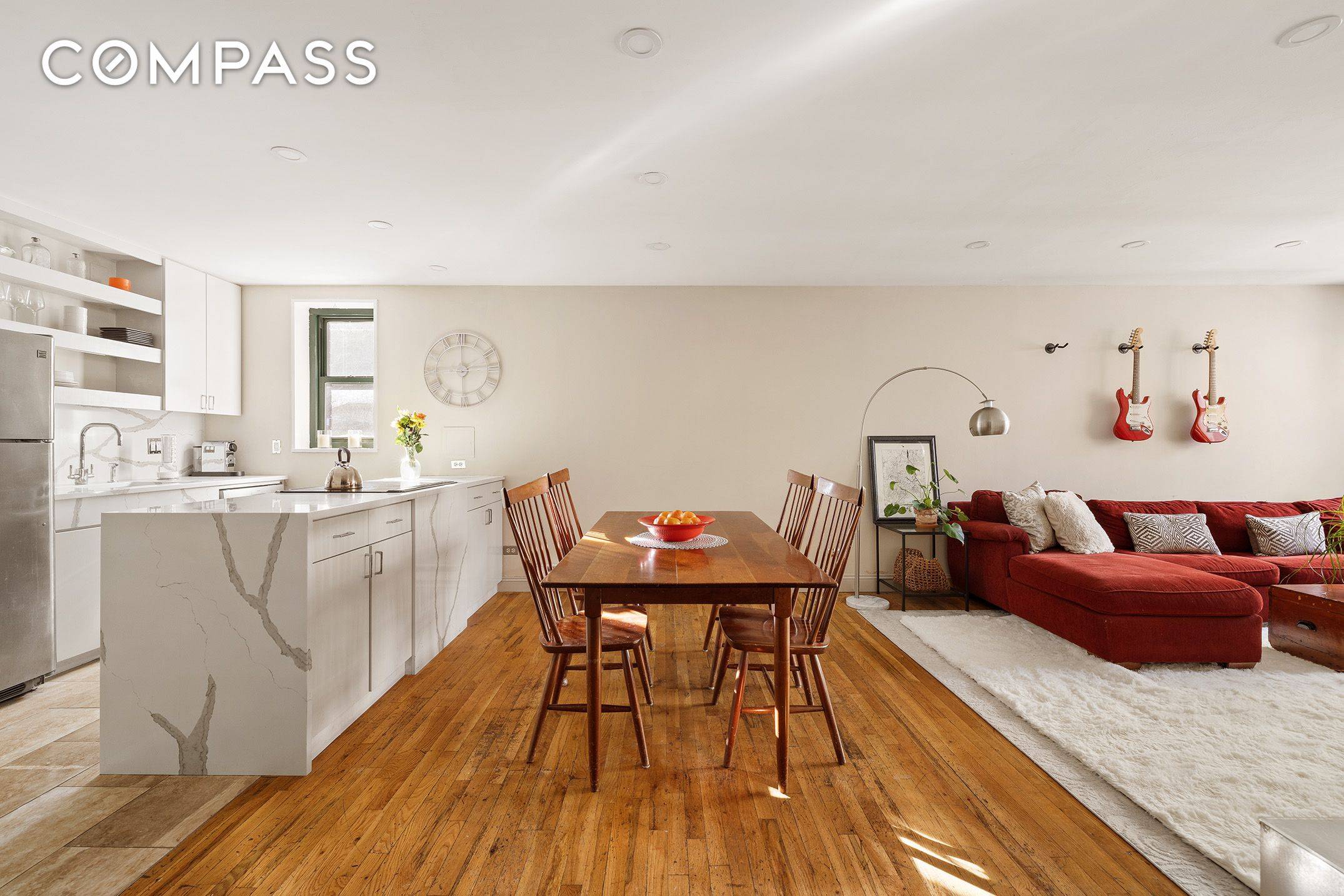 Welcome to Home 2B at 700 Washington Street located just off the spectacular Hudson River Park in Manhattan s prestigious West Village neighborhood !
