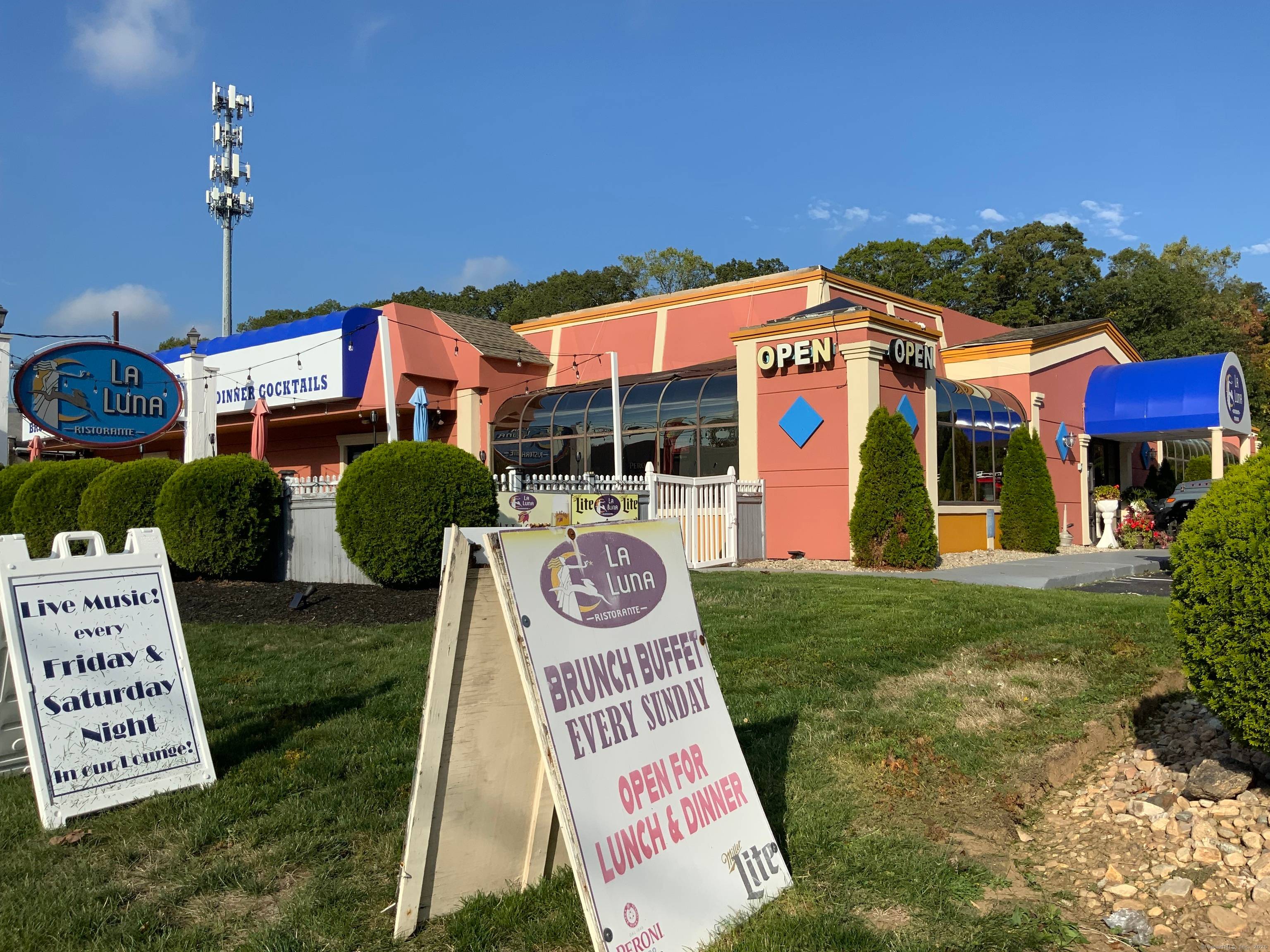 Exceptional opportunity to own a 7, 000 sq.