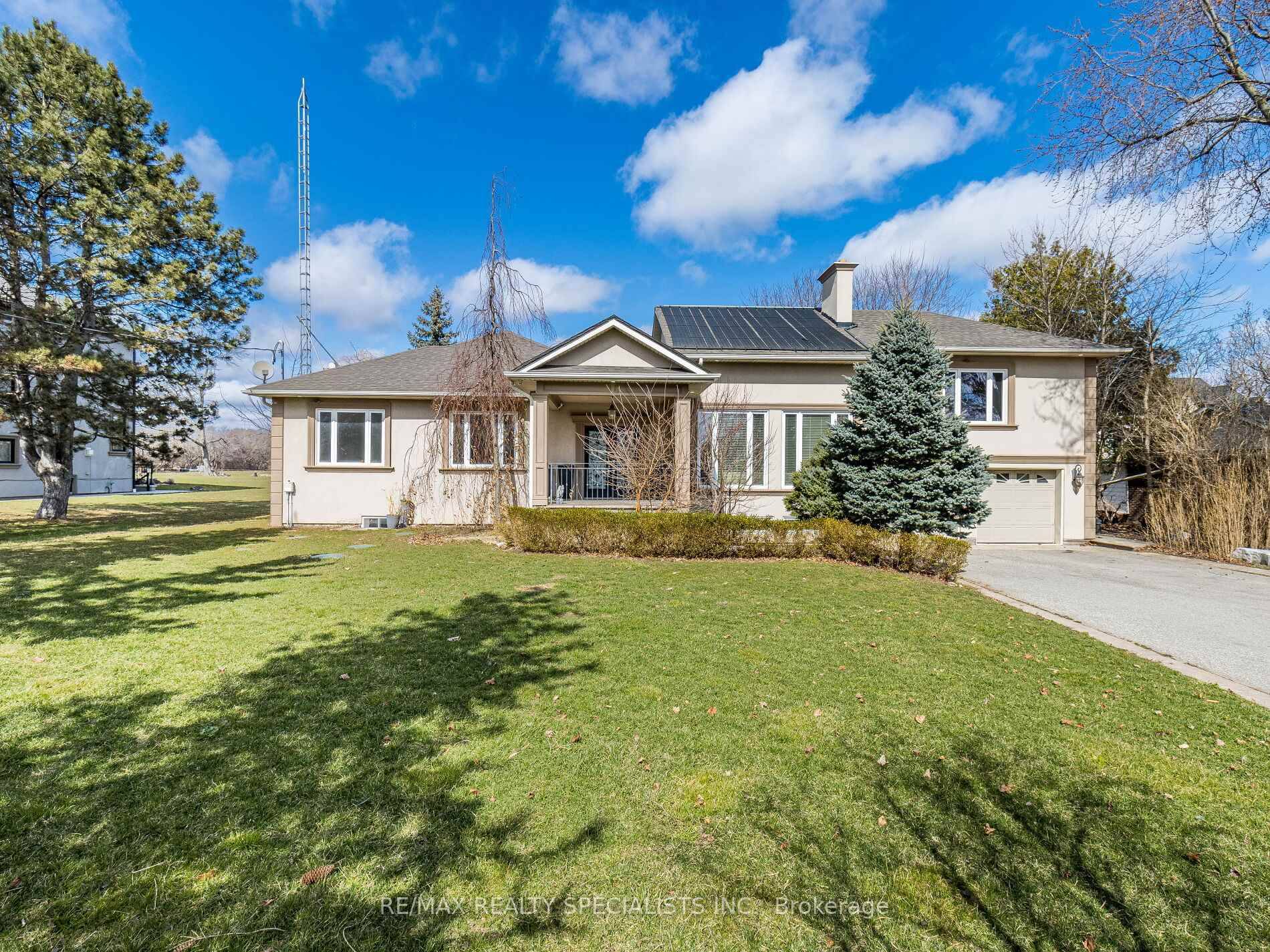 Experience the ultimate in country estate living, conveniently located near Hwy 410 and 407.