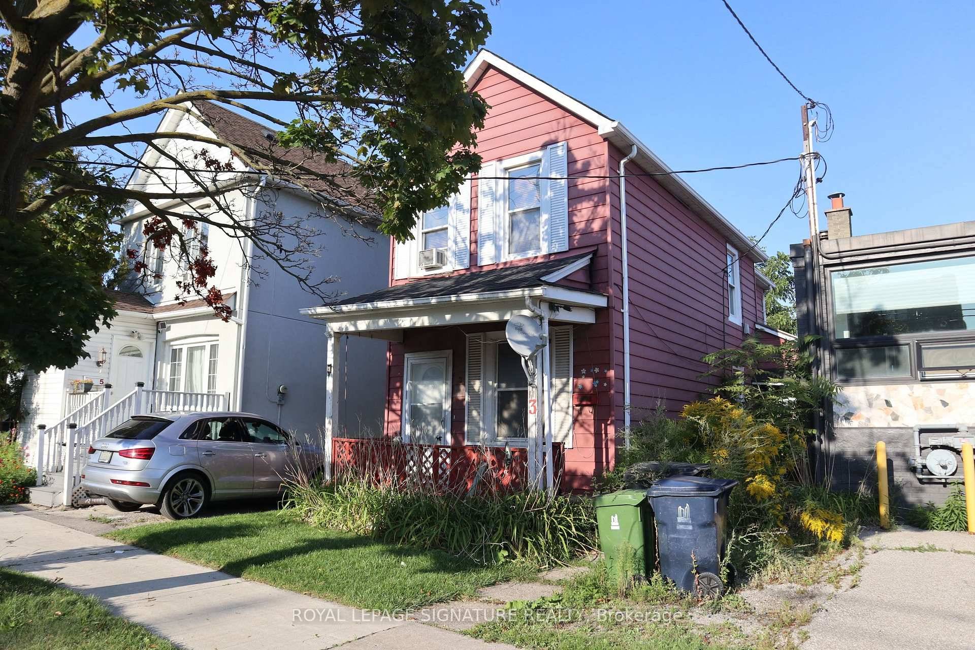 Price to Sell ! Attention renovators, contractors and builders !