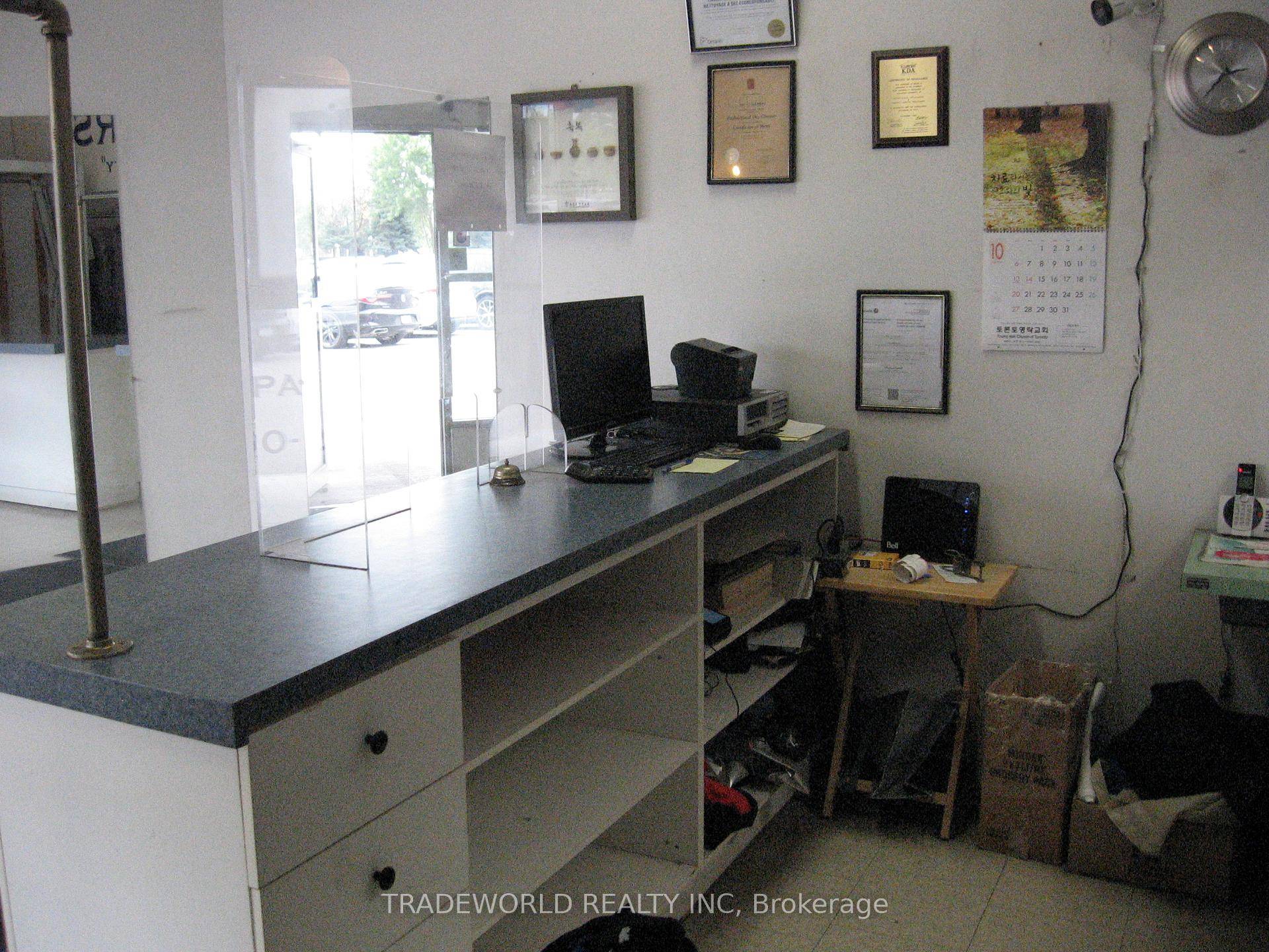 Eco Friendly Dry Cleaning Plant amp ; Main D C Machine 7 Years Old.