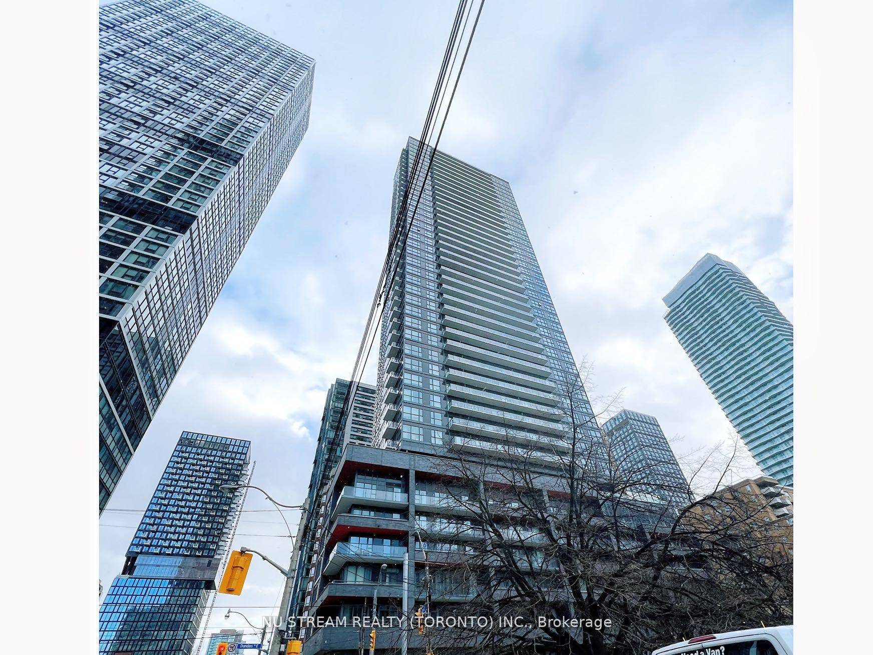 Well maintained 1 bedroom luxury condominium nestled in the heart of downtown Toronto.