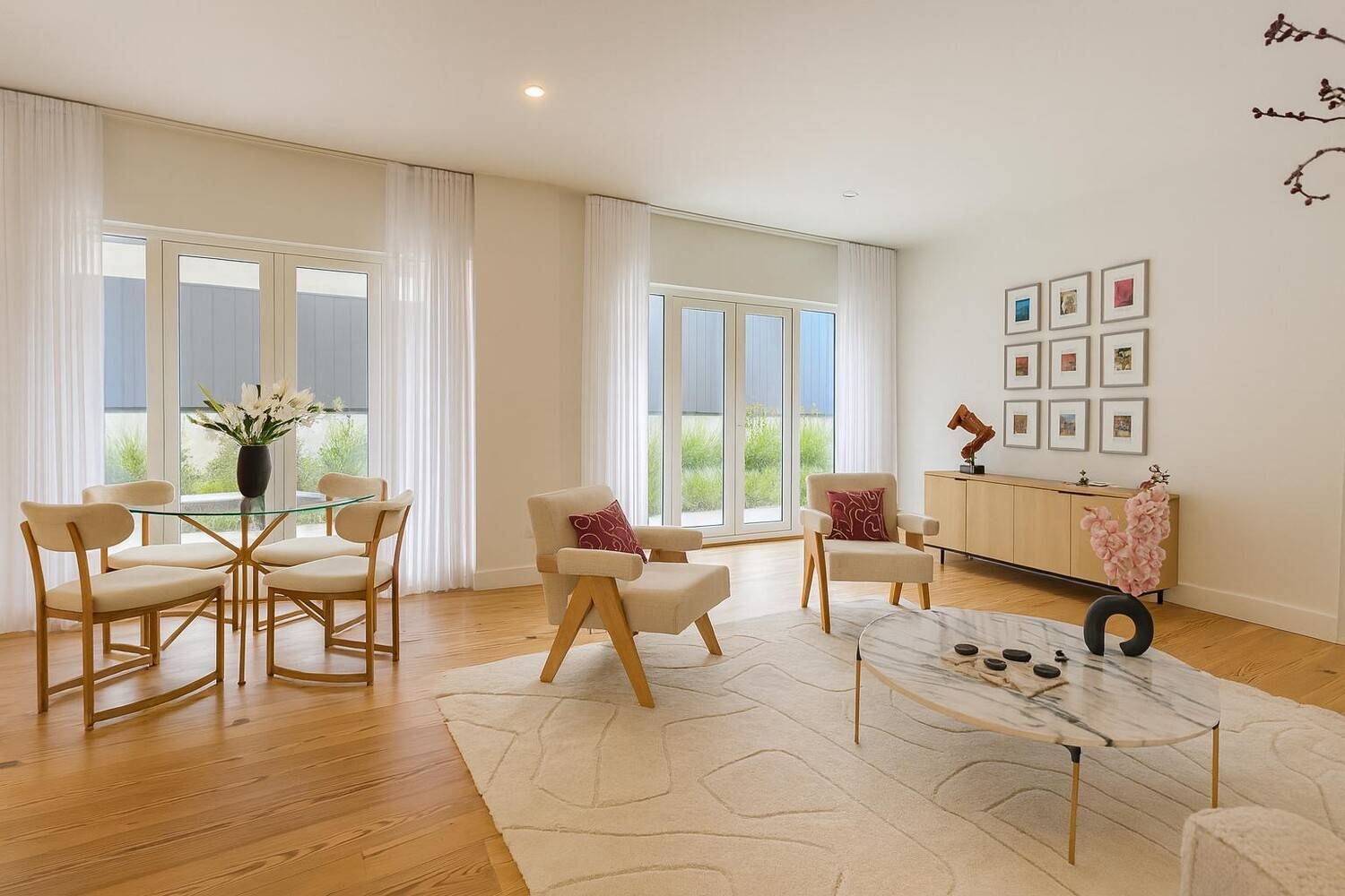 NOW OFFERING 5 TO BUYER'S BROKERS ON FULL ASK Introducing Penthouse 9 at Gracie Green A full floor showstopper with nearly 1, 000 square feet of private outdoor space.